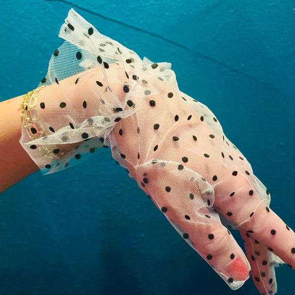 New! Sheer Polka Dot Ruffle Gloves - Picture 10 of 12